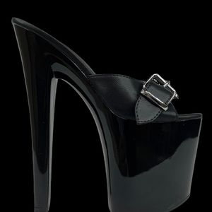 YRU XTRA SUGAR SKULL PLATFORMS SIZE 9